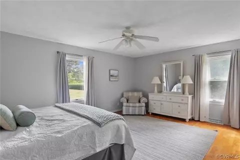 Bedroom - 325 E Fairway Dr, Kilmarnock, VA 22482 photo 2 of 5