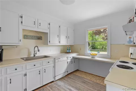 Other - 325 E Fairway Dr, Kilmarnock, VA 22482 photo 3 of 7