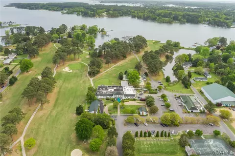 View/Area - 325 E Fairway Dr, Kilmarnock, VA 22482 photo 6 of 7