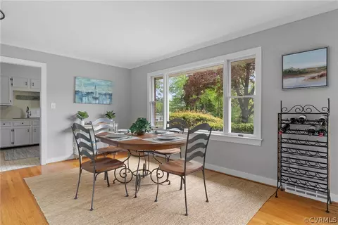 Dining - 325 E Fairway Dr, Kilmarnock, VA 22482 photo 2 of 3