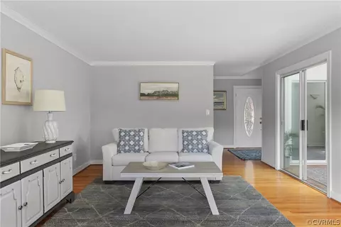 Living - 325 E Fairway Dr, Kilmarnock, VA 22482 photo 7 of 11
