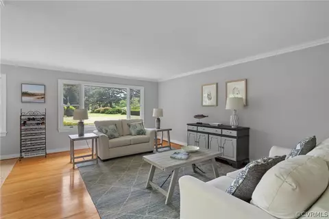 Living - 325 E Fairway Dr, Kilmarnock, VA 22482 photo 2 of 11
