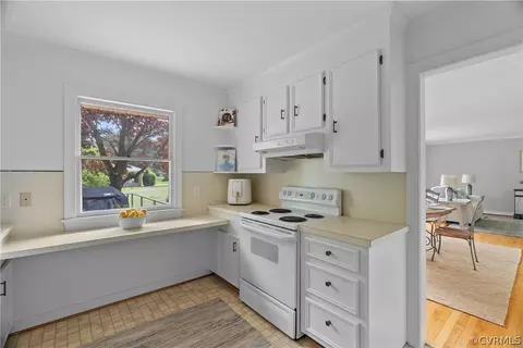 Kitchen - 325 E Fairway Dr, Kilmarnock, VA 22482 photo 2 of 3
