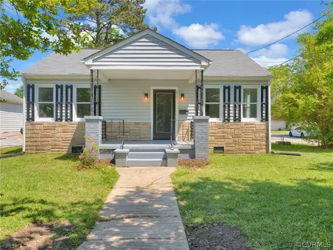 2001 Wakefield Ave, Colonial Heights, VA 23834