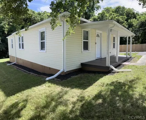 515 Graham Rd, Petersburg, VA 23805