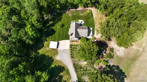 8348 Mount Eagle Rd, Ashland, VA 23005 photo 2
