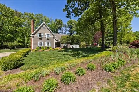 8348 Mount Eagle Rd, Ashland, VA 23005 photo 3