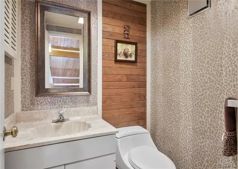 Bath - 2149 Oakengate Ln, Midlothian, VA 23113 photo 1 of 6