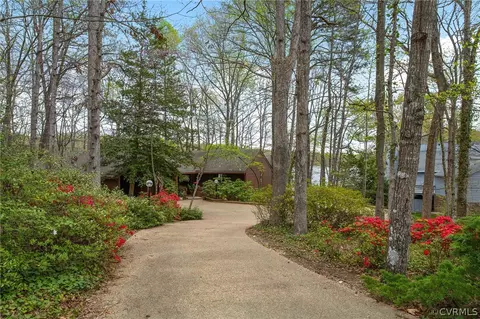 Exterior - 2149 Oakengate Ln, Midlothian, VA 23113 photo 12 of 12