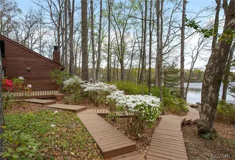 Exterior - 2149 Oakengate Ln, Midlothian, VA 23113 photo 7 of 12