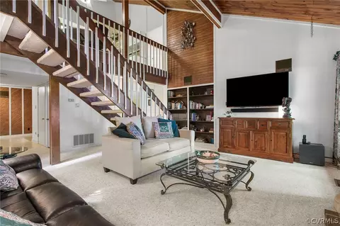 Living - 2149 Oakengate Ln, Midlothian, VA 23113 photo 3 of 3