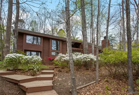 Exterior - 2149 Oakengate Ln, Midlothian, VA 23113 photo 10 of 12
