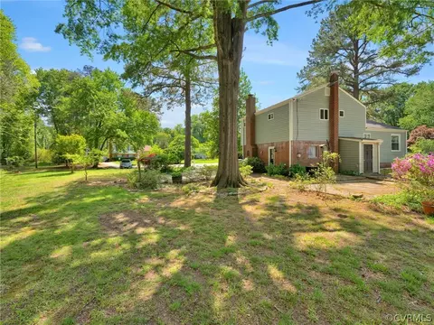 Exterior - 10300 Maplested Ln, Richmond, VA 23235 photo 5 of 7