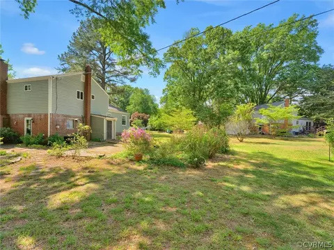 Exterior - 10300 Maplested Ln, Richmond, VA 23235 photo 6 of 7