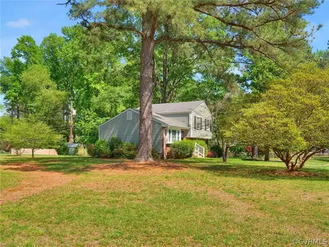 Exterior - 10300 Maplested Ln, Richmond, VA 23235 photo 4 of 7