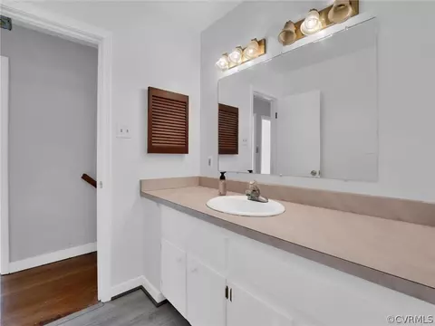 Bath - 10300 Maplested Ln, Richmond, VA 23235 photo 5 of 5