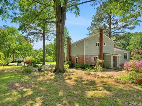 Exterior - 10300 Maplested Ln, Richmond, VA 23235 photo 2 of 7
