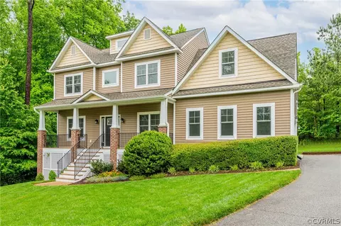 12300 Point Landing Ct, Midlothian, VA 23112