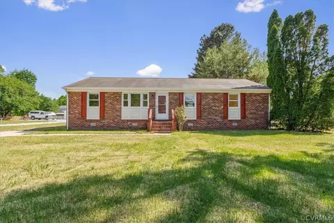 2001 Point Of Rocks Rd, Chester, VA 23836