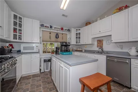 Kitchen - 3319 Diggstown Rd, Bumpass, VA 23024 photo 2 of 2