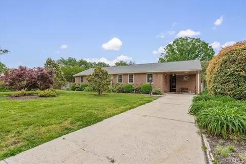 4523 Ridgecrest Ln, Colonial Heights, VA 23834