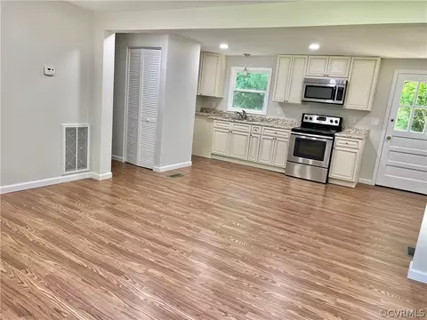 Living - 3440 The Loop Rd, Richmond, VA 23231 photo 1 of 3