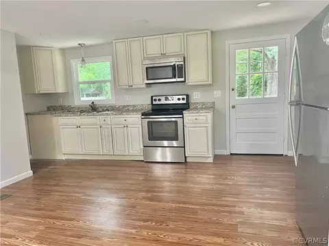 Kitchen - 3440 The Loop Rd, Richmond, VA 23231 photo 2 of 7