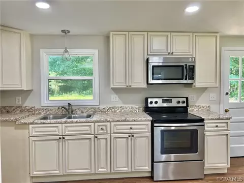 Kitchen - 3440 The Loop Rd, Richmond, VA 23231 photo 7 of 7