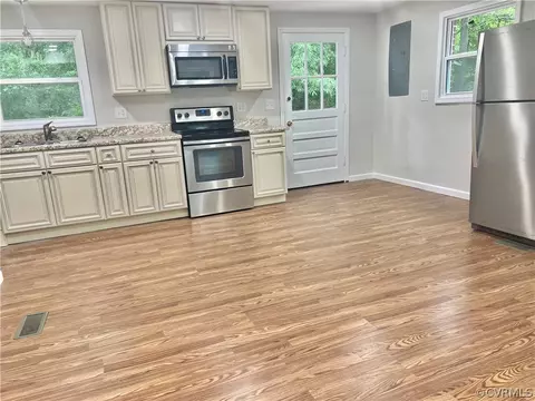 Kitchen - 3440 The Loop Rd, Richmond, VA 23231 photo 5 of 7