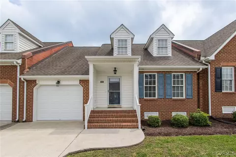 102 Gilcreff Pl, Colonial Heights, VA 23834