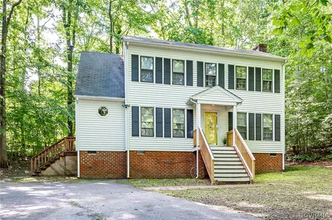 13301 Master Stag Dr, Midlothian, VA 23112