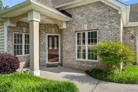 11512 Riviera Ct, Chester, VA 23831