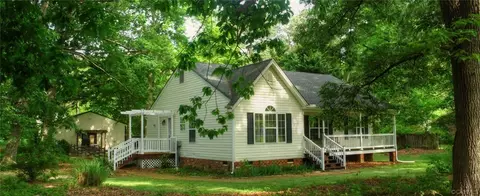 1001 Dotson Rd, Henrico, VA 23231