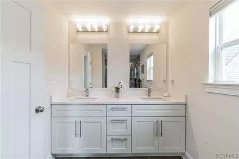 Bath - 1918 N Mallory St, Hampton, VA 23664 photo 1 of 5