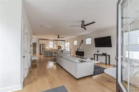 Entry Way - 1918 N Mallory St, Hampton, VA 23664 photo 1 of 5