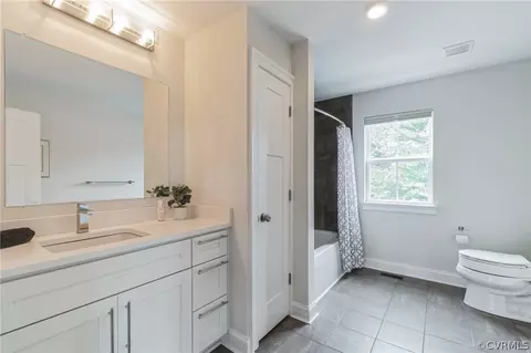 Bath - 1918 N Mallory St, Hampton, VA 23664 photo 3 of 5