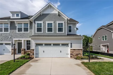 18704 Palisades Cove Trl, Moseley, VA 23120