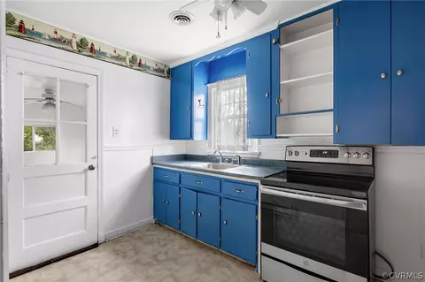 Kitchen - 514 E Read St, Henrico, VA 23075 photo 1 of 2