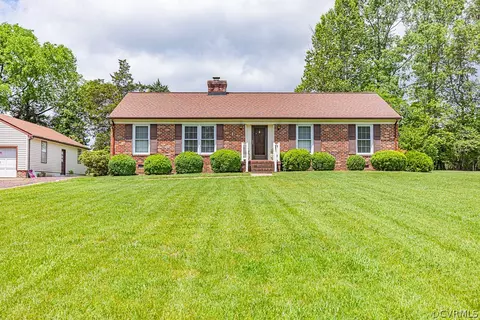 18221 White Pine Dr, Milford, VA 22514