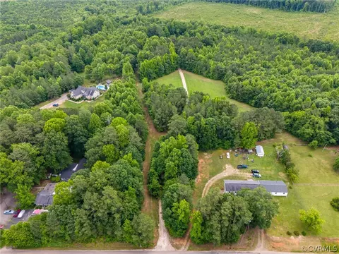 6009 Tranquility Ln, Sutherland, VA 23885 photo 4
