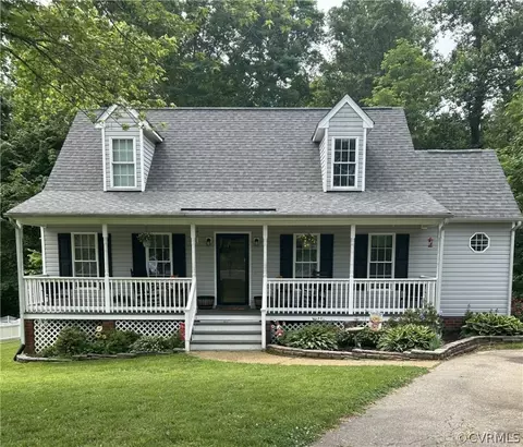 2755 Knobbly Ct, Chester, VA 23831