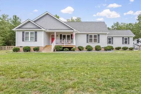 1875 Moody Fox Ln, Carson, VA 23830