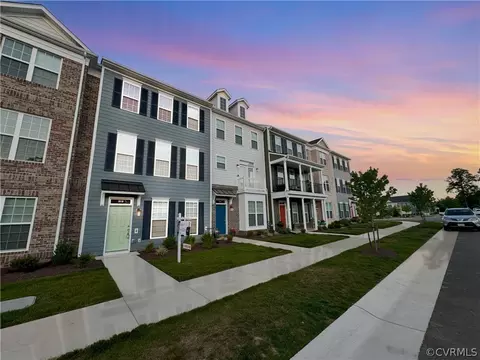 313 Randolph View Dr, Midlothian, VA 23114