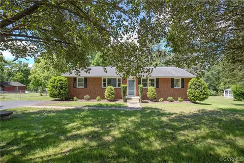 14220 Cherry St, Chester, VA 23831