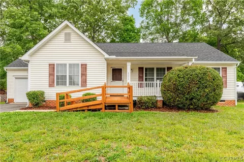 4006 Clipper Bay Dr, Chester, VA 23831