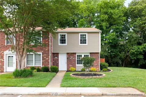 8158 Clovertree Ct, North Chesterfield, VA 23235