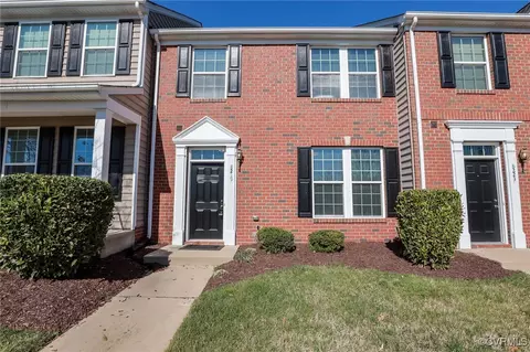 8219 Creekside Bluffs Ln, Mechanicsville, VA 23111