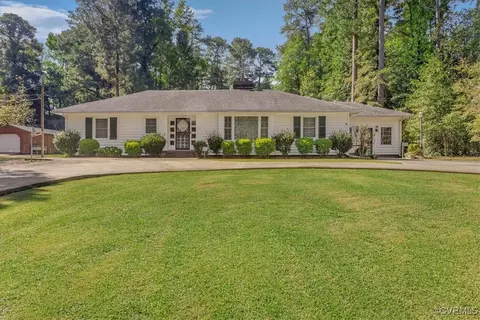 113 E Pinecrest Rd, Wakefield, VA 23888