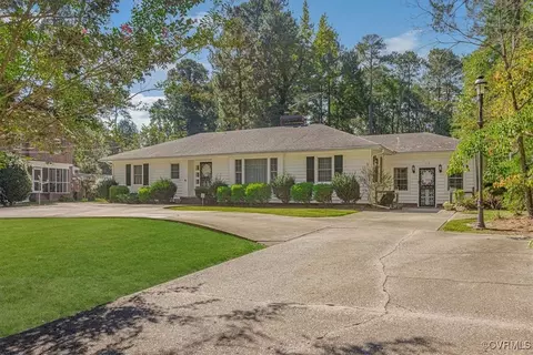 113 E Pinecrest Rd, Wakefield, VA 23888 photo 3
