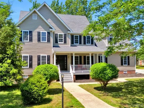 8253 Candleberry Dr, Mechanicsville, VA 23111